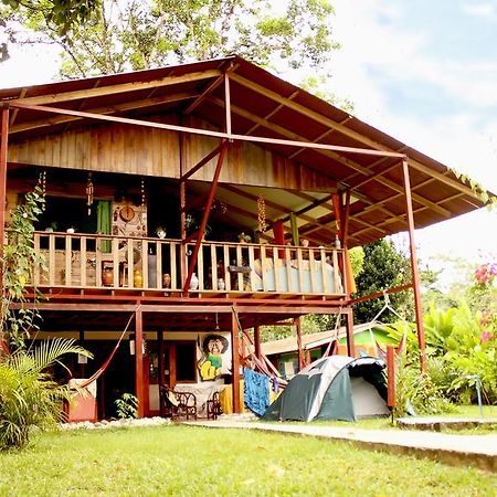 Hakuna Matata Hostel Кахуита Екстериор снимка