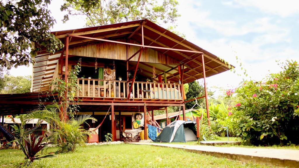 Hakuna Matata Hostel Кахуита Екстериор снимка