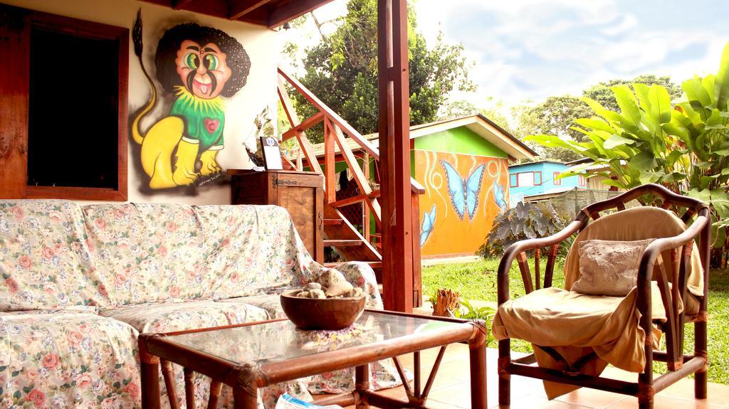Hakuna Matata Hostel Кахуита Екстериор снимка