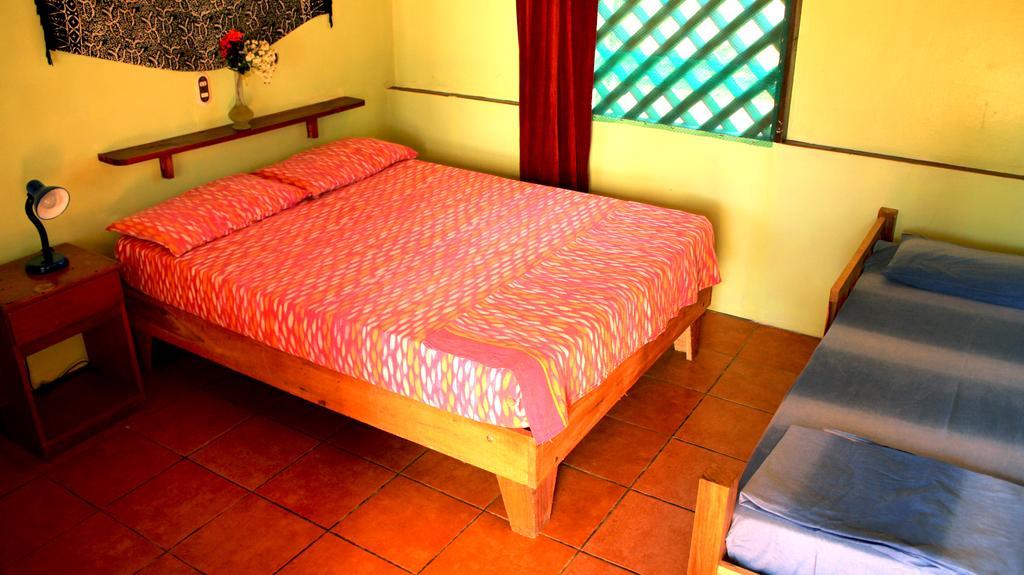 Hakuna Matata Hostel Кахуита Стая снимка