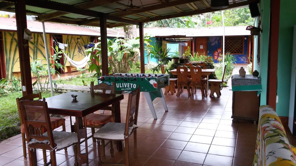 Hakuna Matata Hostel Кахуита Екстериор снимка