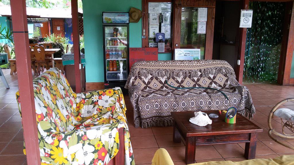 Hakuna Matata Hostel Кахуита Екстериор снимка