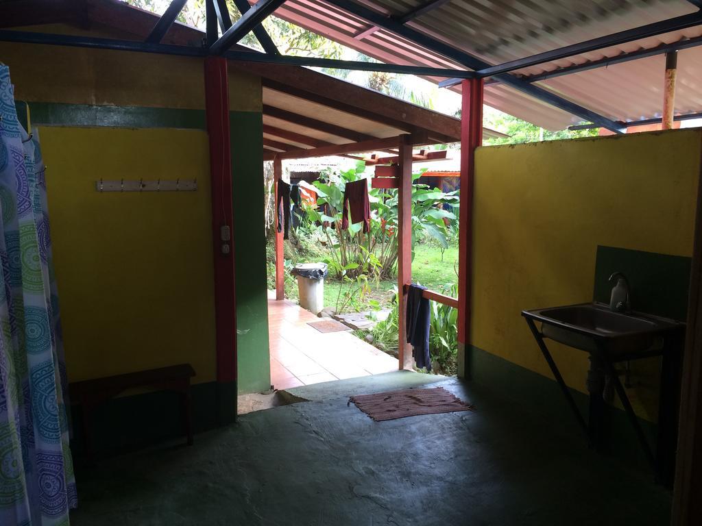 Hakuna Matata Hostel Кахуита Екстериор снимка
