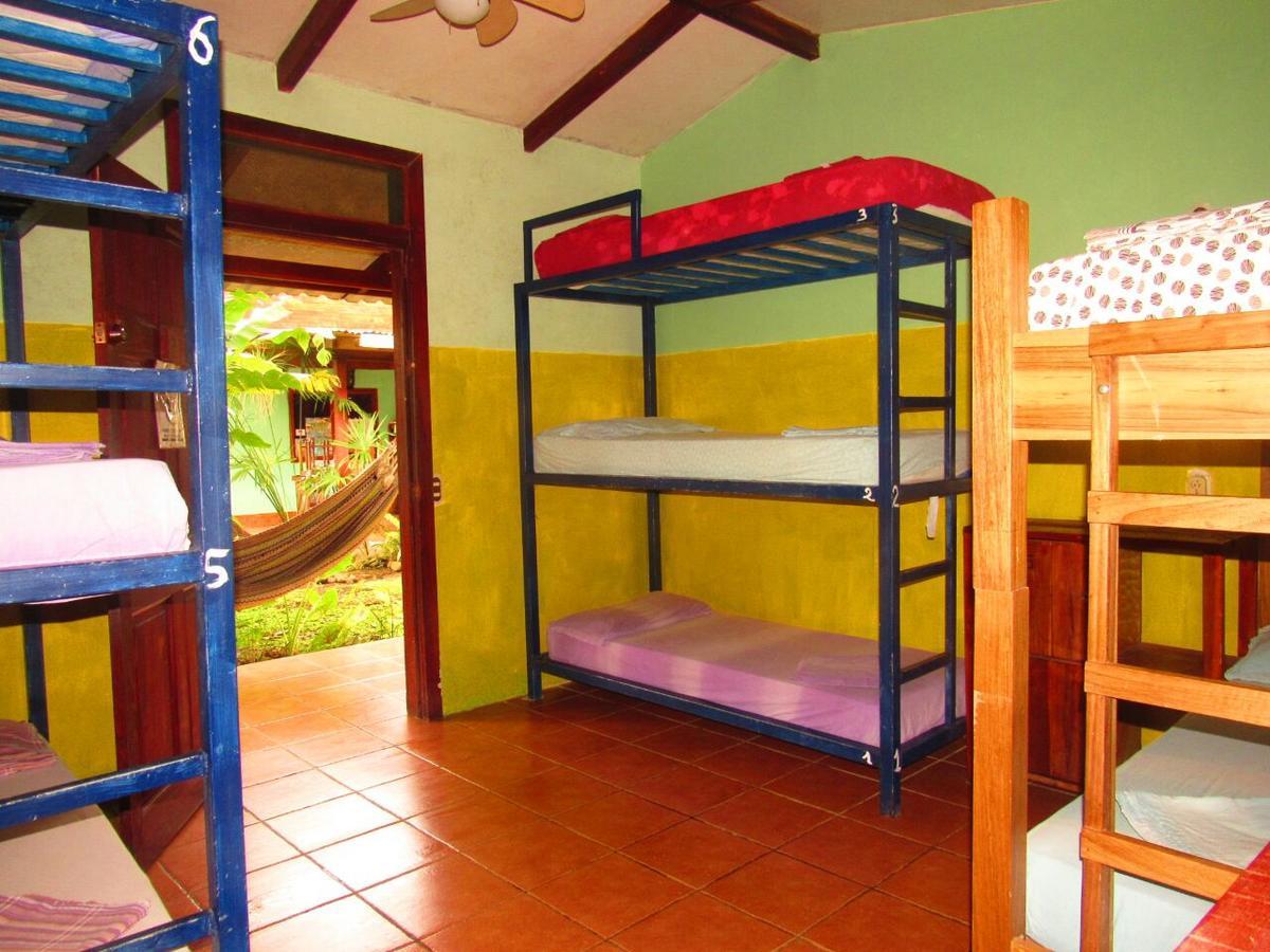 Hakuna Matata Hostel Кахуита Екстериор снимка