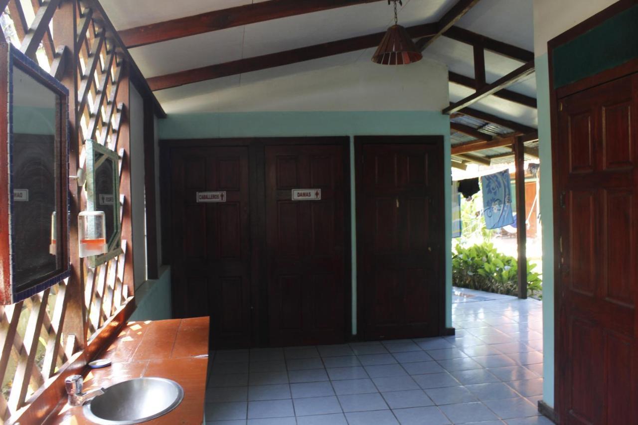 Hakuna Matata Hostel Кахуита Екстериор снимка